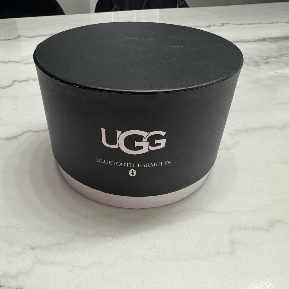 UGG Pink Bluetooth Earmuffs in Black